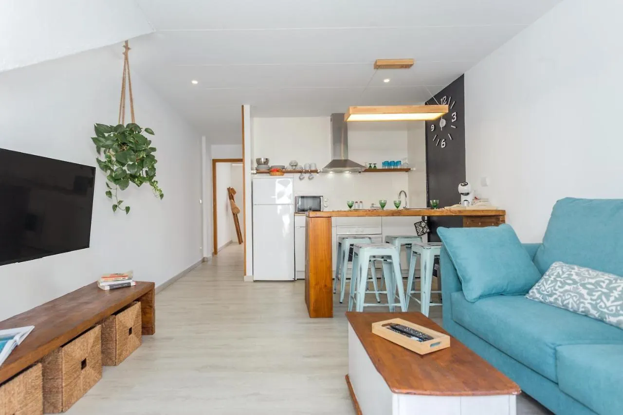 Calan Blanes Park 2Adults 4Children location